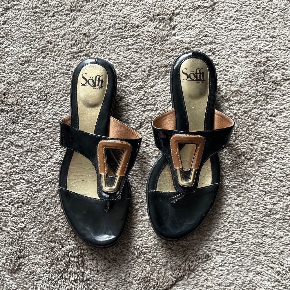Soft Size 7M Black and Brown sandals